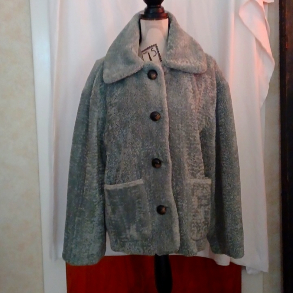 Nwt Vince Camuto faux fur L